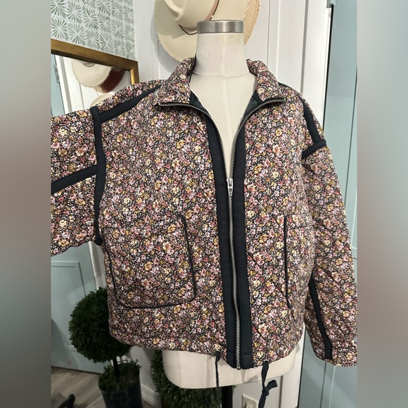 Blank NYC Quilted Floral Jacket Zipper Small NWT Crop Puffy Boxy Small - Picture 7 of 10